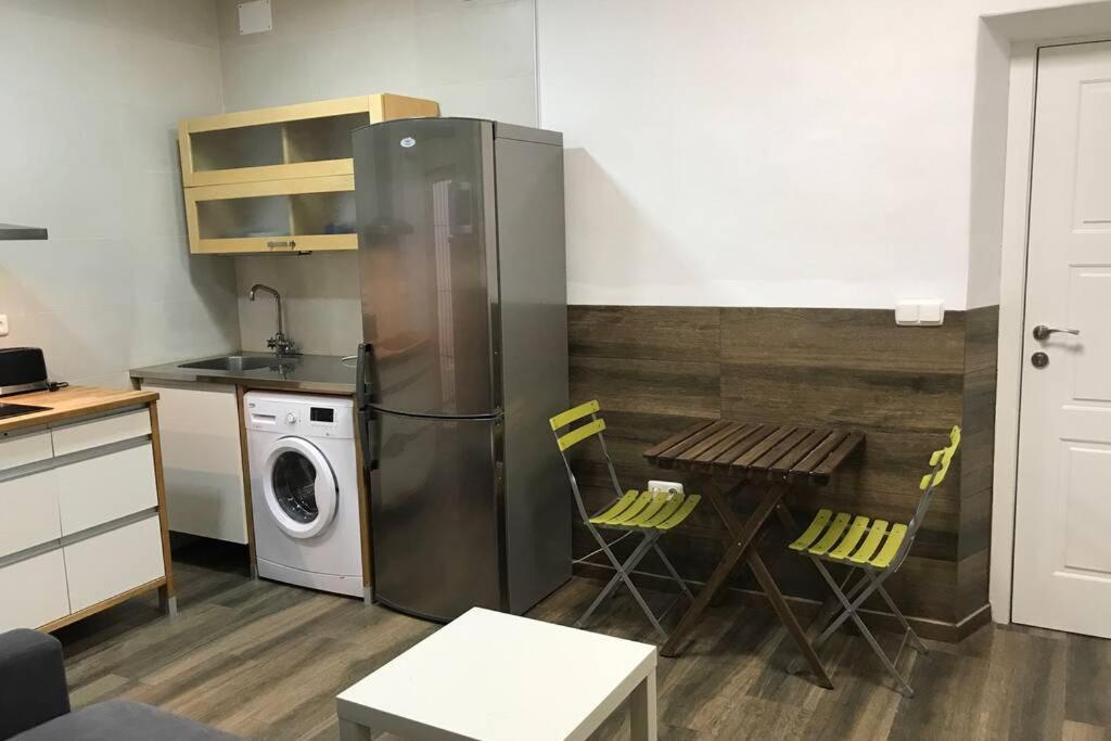 Апартаменты Bonito Apartamento Junto A Paseo De La Bomba Гранада Экстерьер фото